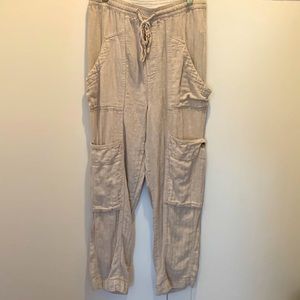 Free people oversized linen cargo pants. Size small.